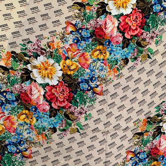 💫NWT Gucci Yellow Flower Print Scarf 513127 9275 - Picture 5 of 7